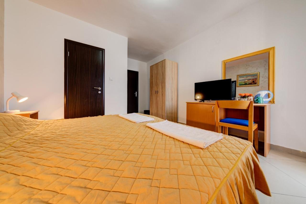 Hotel Suzana Budva Exterior foto