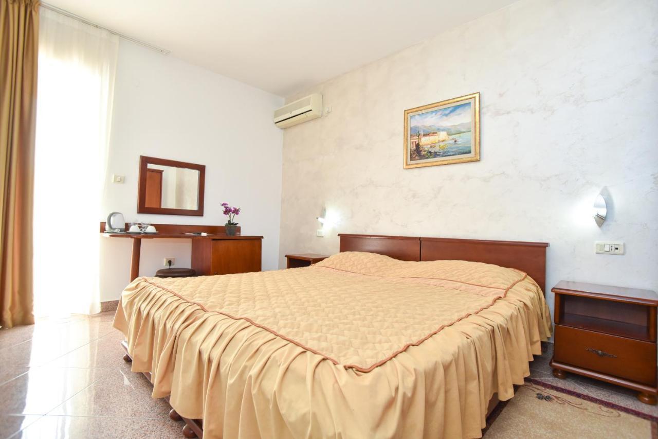 Hotel Suzana Budva Exterior foto
